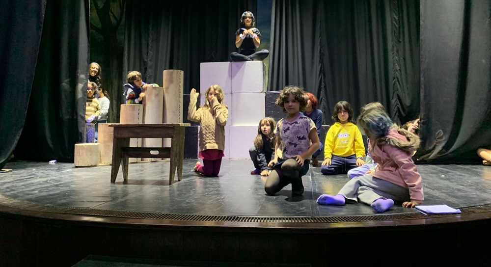 Cria Encena dá voz e espaço às crianças em processos de criação teatral “de verdade”